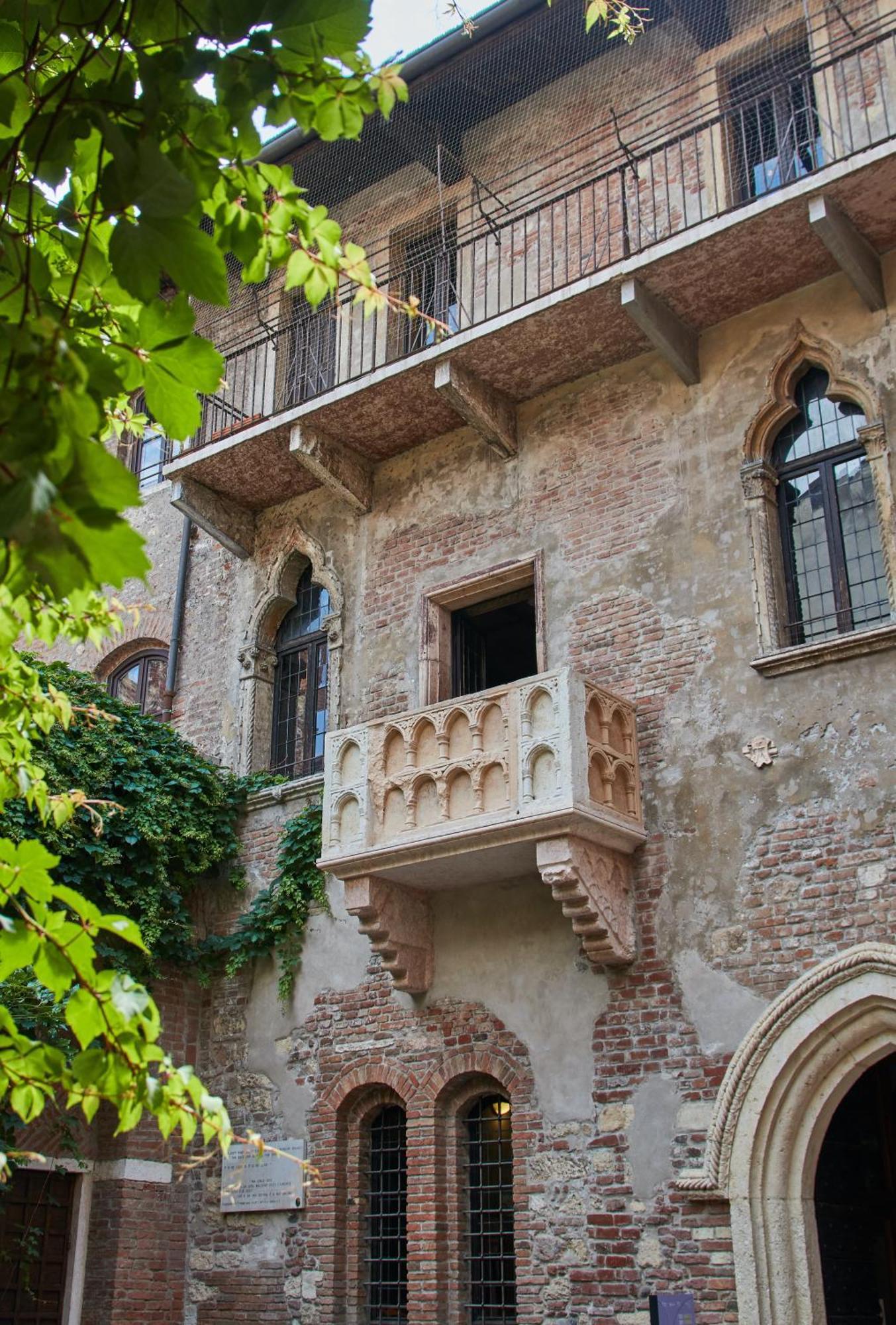Corso Cavour Luxury Apartment Verona Eksteriør billede